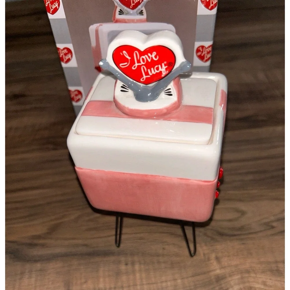I Love Lucy Vandor‎ Ceramic Retro TV Trinket Box